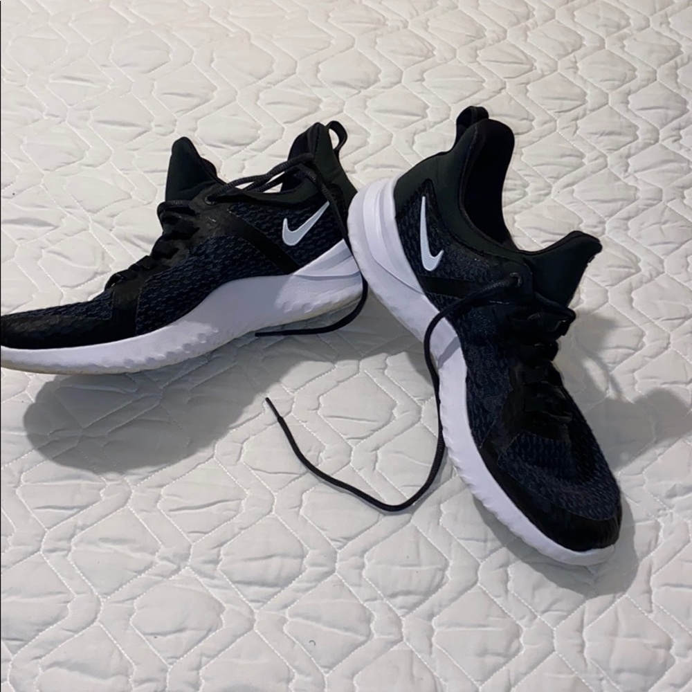 Nike Rival